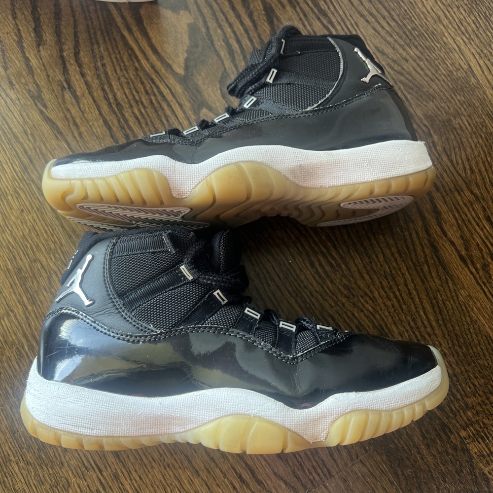 Jordan Air Jordan 11 Retro Black White Patent Mesh High Top Men's Sneaker Size 6